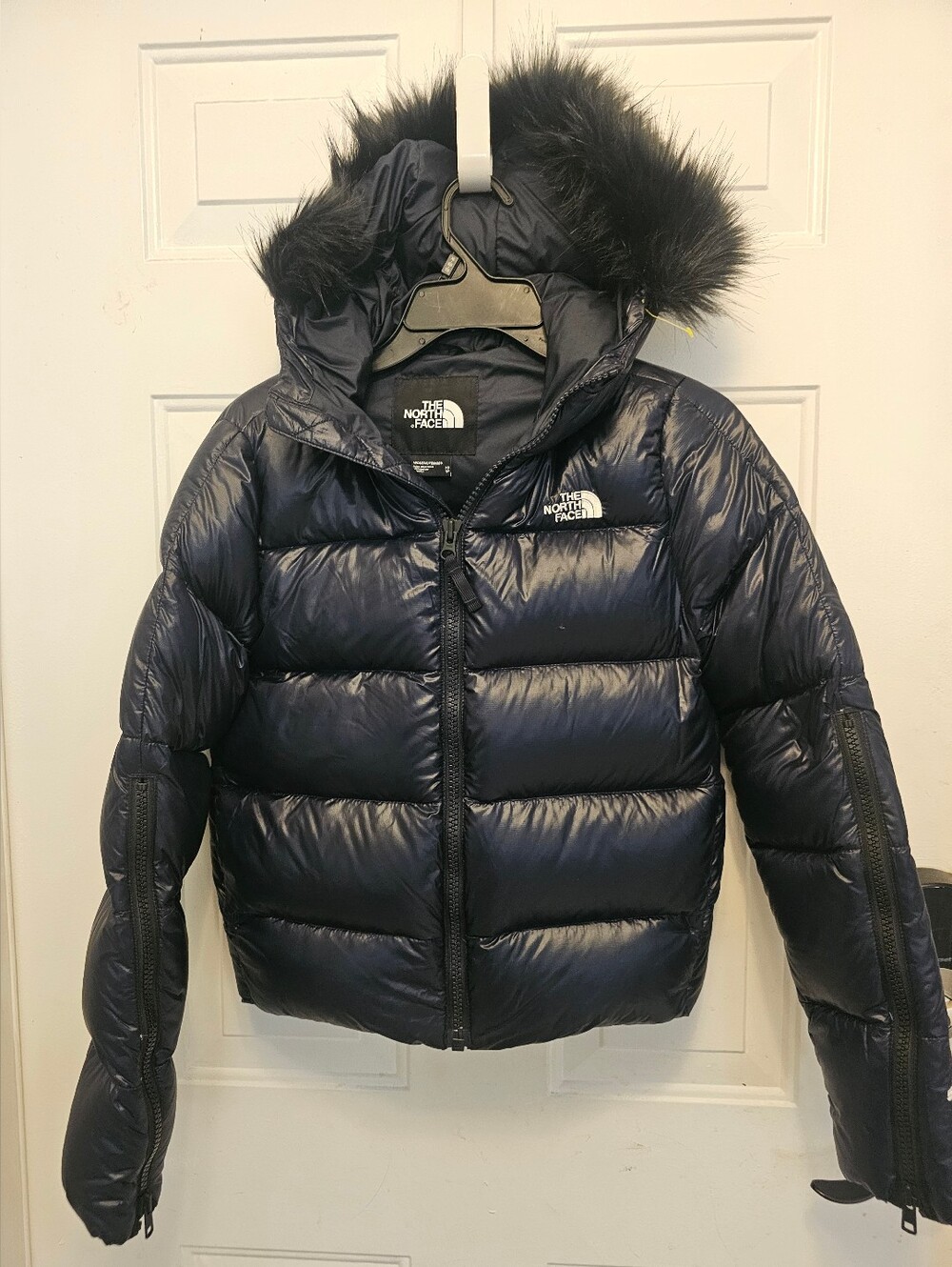 The North FaceThe North Face Glades Faux Fur Trim Hooded 550-Fill